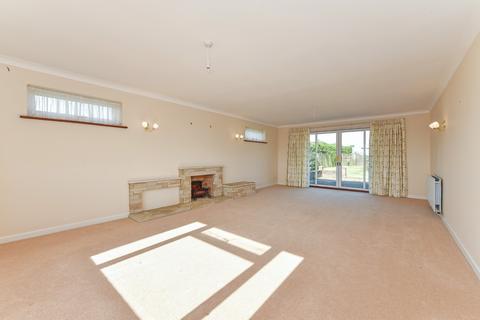 3 bedroom bungalow for sale, WALTHAM CHASE