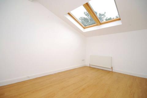 3 bedroom flat to rent, Moray Mews, Finsbury Park, London, N7