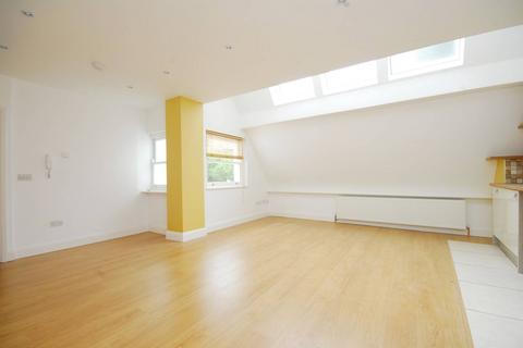 3 bedroom flat to rent, Moray Mews, Finsbury Park, London, N7