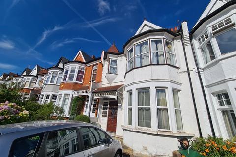 2 bedroom flat to rent, Springcroft Avenue, East Finchley, N2