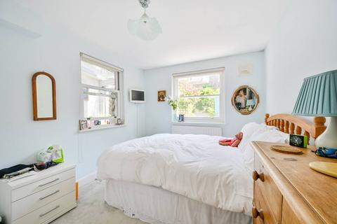 1 bedroom flat for sale, Elliott Road, Chiswick, London, W4