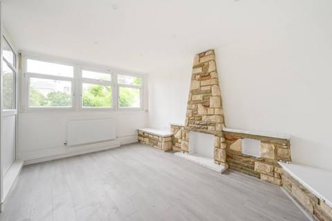 3 bedroom maisonette to rent, Cable Street, Shadwell, London, E1