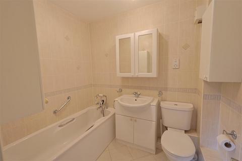 2 bedroom ground floor flat for sale, Goodwood Close, Stanmore, Middlesex, HA7