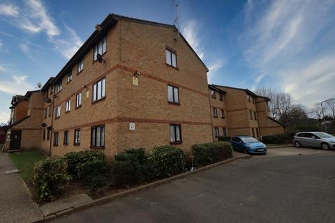 2 bedroom apartment to rent, Avenue Road, Chadwell Heath, RM6