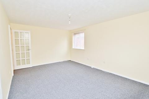 2 bedroom apartment to rent, Avenue Road, Chadwell Heath, RM6