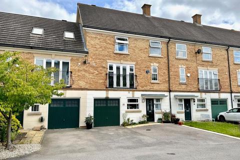 5 bedroom townhouse to rent, Clegg Square, Shenley Lodge