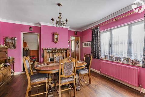 27 Heathclose Road, Dartford, DA1 2PU