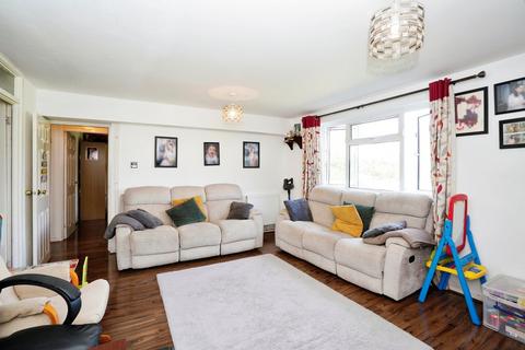 2 bedroom flat for sale, Wood Common, Hatfield AL10