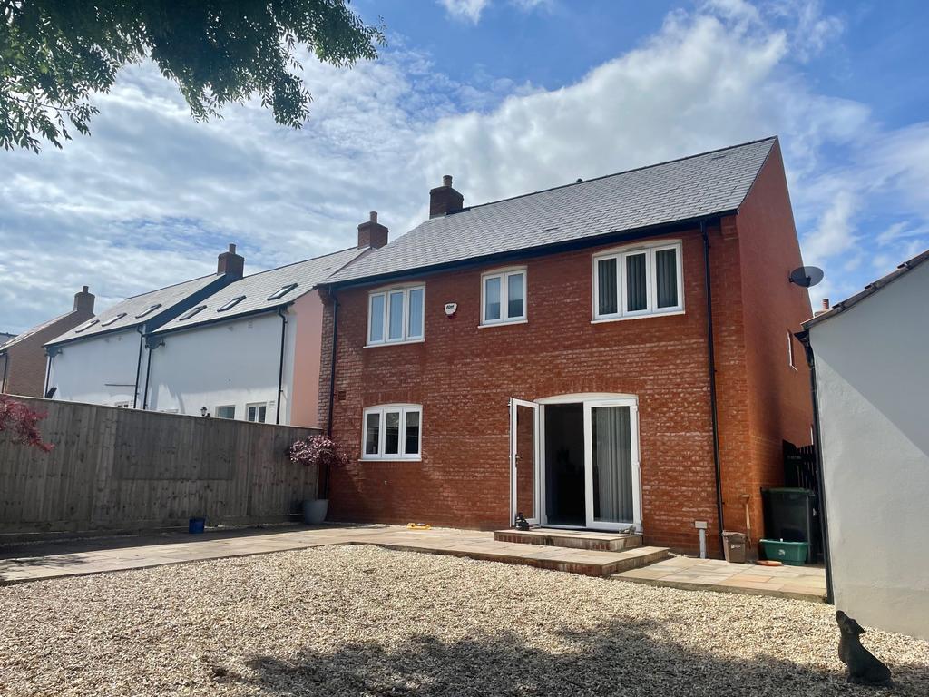 Oldridge Road, Chickerell, Weymouth 3 bed detached house for sale £