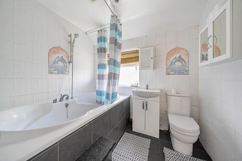 18 Townsend Way, Northwood, HA6 1TF