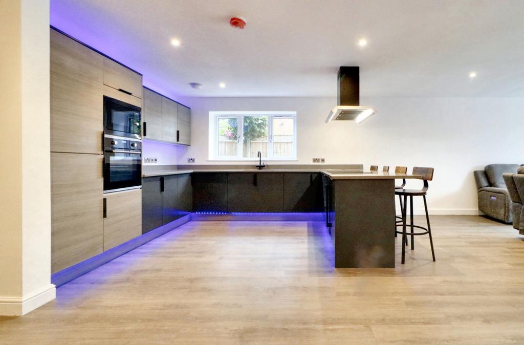 Open Plan Living/ Dining/ Kitchen Area