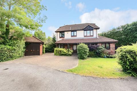 4 bedroom detached house for sale, Lightwater, Surrey GU18