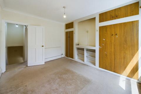 2 bedroom end of terrace house for sale, New Road, Station Road