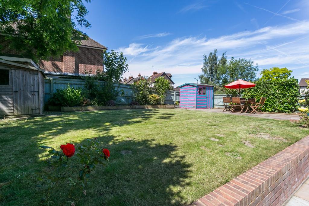 College Road, Maidenhead SL6 4 bed detached house for sale £1,000,000