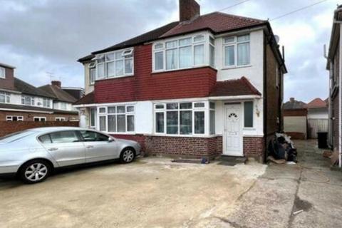 3 bedroom semi-detached house to rent, Hadley Gardens, Southall UB2