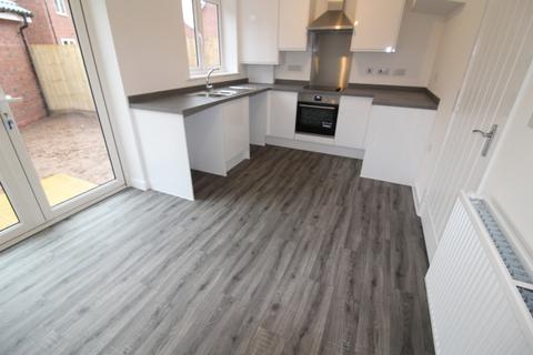 3 bedroom terraced house to rent, Apple Way