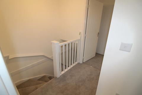 3 bedroom terraced house to rent, Apple Way