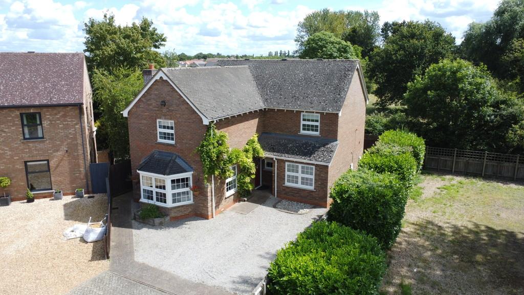 Oaktree Close, Doddington 4 bed detached house for sale £500,000