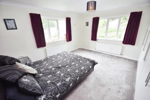 4 bedroom semi-detached house for sale, Southfield Avenue, Keighley BD20