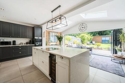 5 bedroom detached house for sale, Colston Avenue, Carshalton