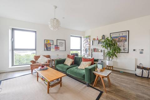 3 bedroom flat for sale, Bramwell Way, Royal Docks, London, E16