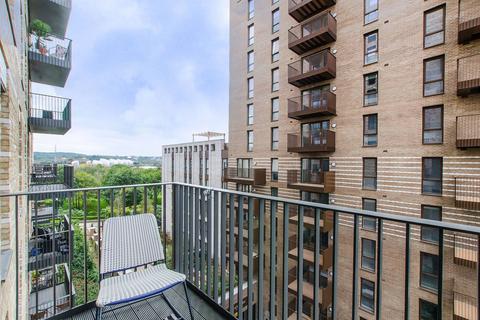 3 bedroom flat for sale, Bramwell Way, Royal Docks, London, E16