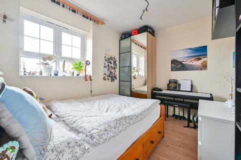 2 bedroom flat to rent, Old Kent Road, South Bermondsey, London, SE1