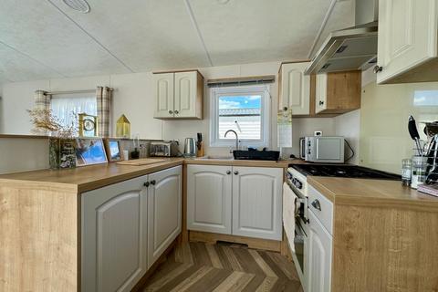 2 bedroom mobile home for sale, Sea End Caravan Park, Burnham On Crouch