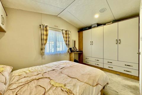 2 bedroom mobile home for sale, Sea End Caravan Park, Burnham On Crouch