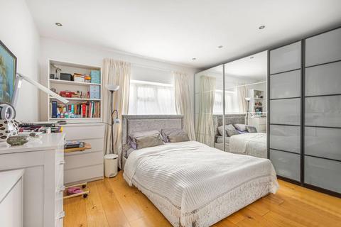22 Cotsford Avenue, New Malden, KT3 5EU