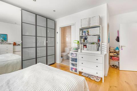 22 Cotsford Avenue, New Malden, KT3 5EU
