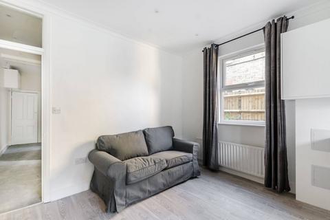 3 bedroom maisonette to rent, Collingbourne Road, Shepherd's Bush, London, W12