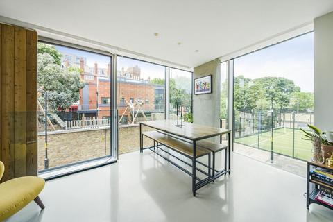 2 bedroom flat for sale, Trundle Street, Borough