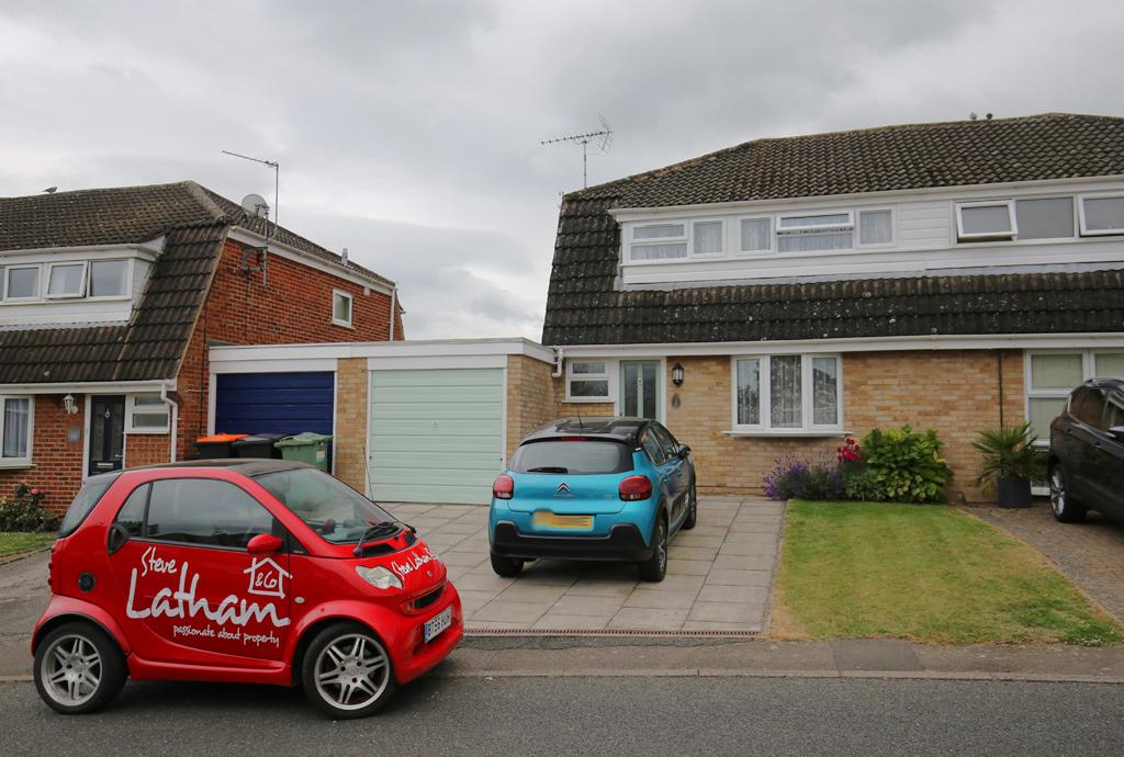 Bideford Green, Leighton Buzzard LU7 3 bed semidetached house for sale