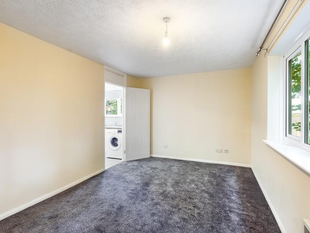 Pound Hill, Crawley 1 bed apartment to rent £1,100 pcm (£254 pw)