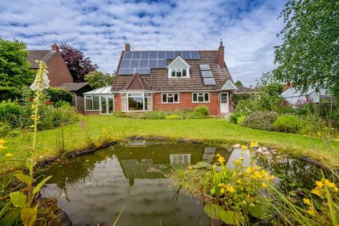 4 bedroom detached house for sale, Hindolveston