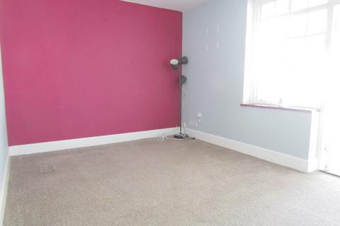 2 bedroom ground floor flat to rent, Victoria Road, Clacton On Sea CO15