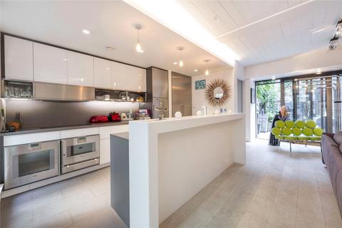 2 bedroom flat for sale, Hat Factory Apartments, 18 Hollen Street, London