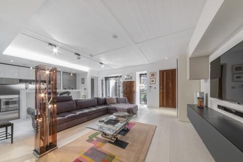2 bedroom flat for sale, Hat Factory Apartments, 18 Hollen Street, London