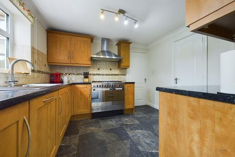 12 Robin Close, Uttoxeter, ST14 8TP