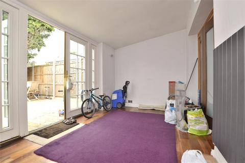 3 bedroom house to rent, Churchill Road, Gloucestershire GL1