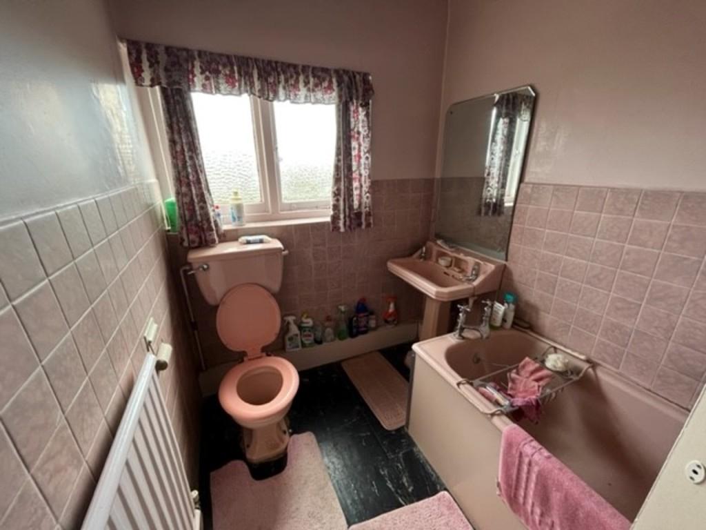 12 plant bathroom t202406251134