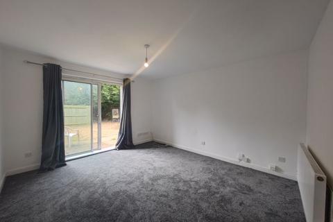 2 bedroom end of terrace house to rent, Chamberlain Close, West Thamesmead