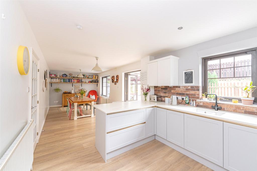 Kitchen Alt