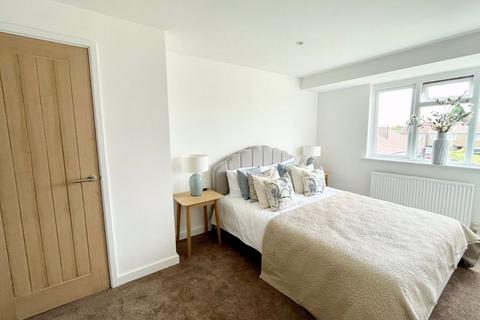 3 bedroom end of terrace house for sale, 32 Long Close Road, Hedge End