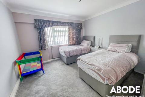 3 bedroom apartment for sale, Argyll House, Seaforth Road, Westcliff-On-Sea