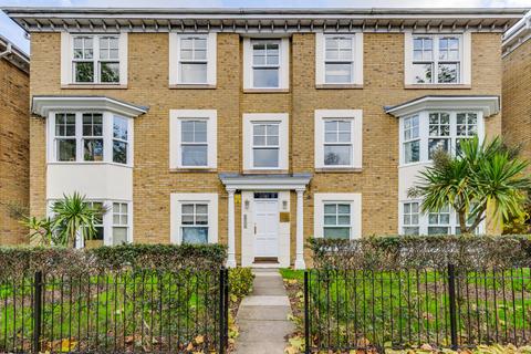2 bedroom ground floor flat to rent, Cavendish Road, London NW6