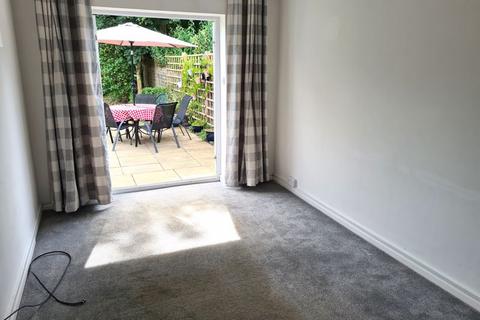 2 bedroom semi-detached house to rent, Semi Detached House with Garden & Parking
