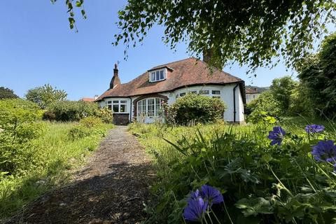 4 bedroom detached bungalow for sale, Roumania Drive, Llandudno. By Online Auction- Provisional bidding closing 8th August 2024