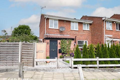 3 bedroom terraced house for sale, Makepeace Road, Northolt